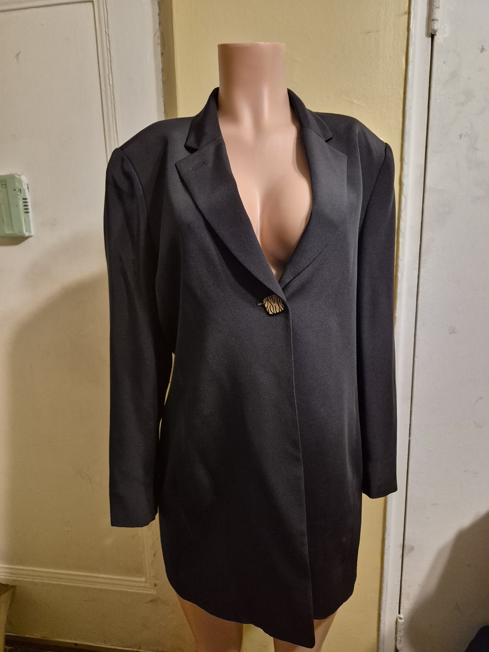 DANA BUCHMAN Black Silk JACKET- 100% Silk Size Petite 14
